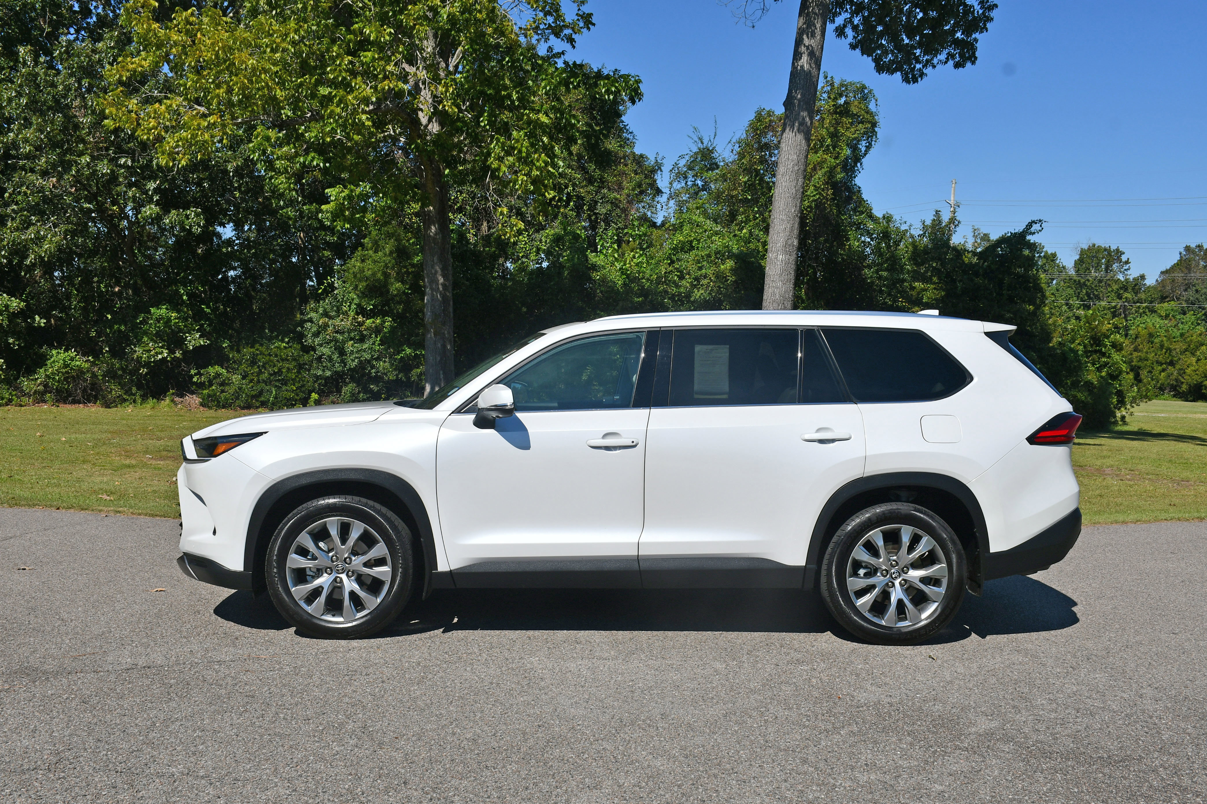 Used 2024 Toyota Grand Highlander Limited image 2