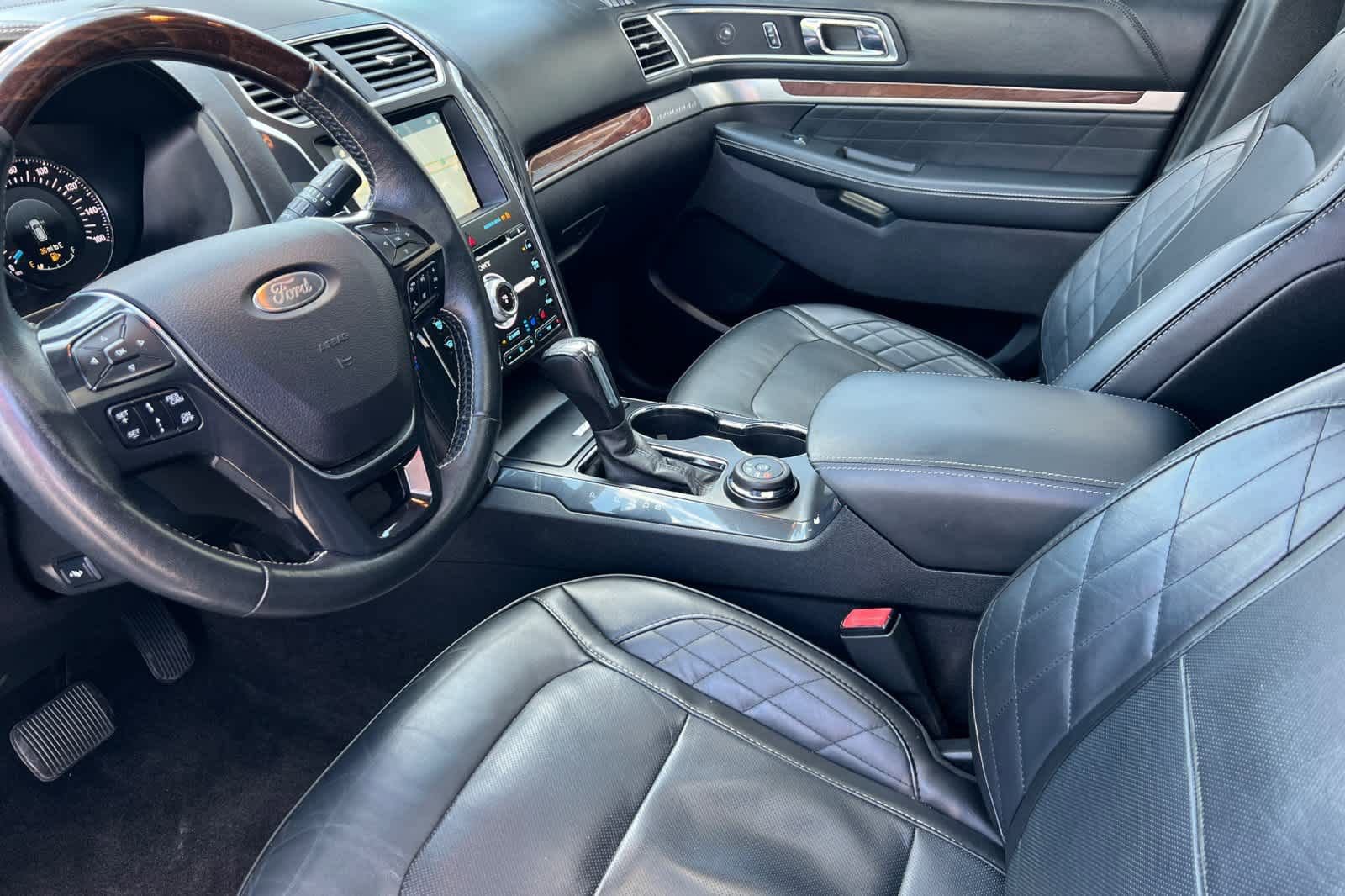 Used 2017 Ford Explorer Platinum image 10