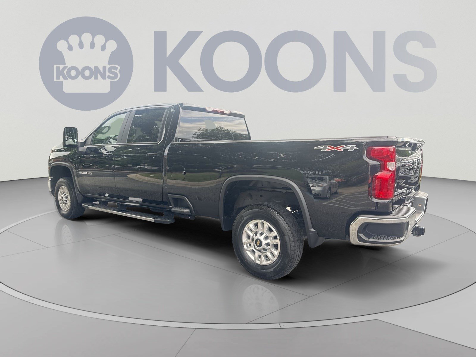 Used 2025 Chevrolet Silverado 2500 LT w/ Safety Package AWD/4WD image 4