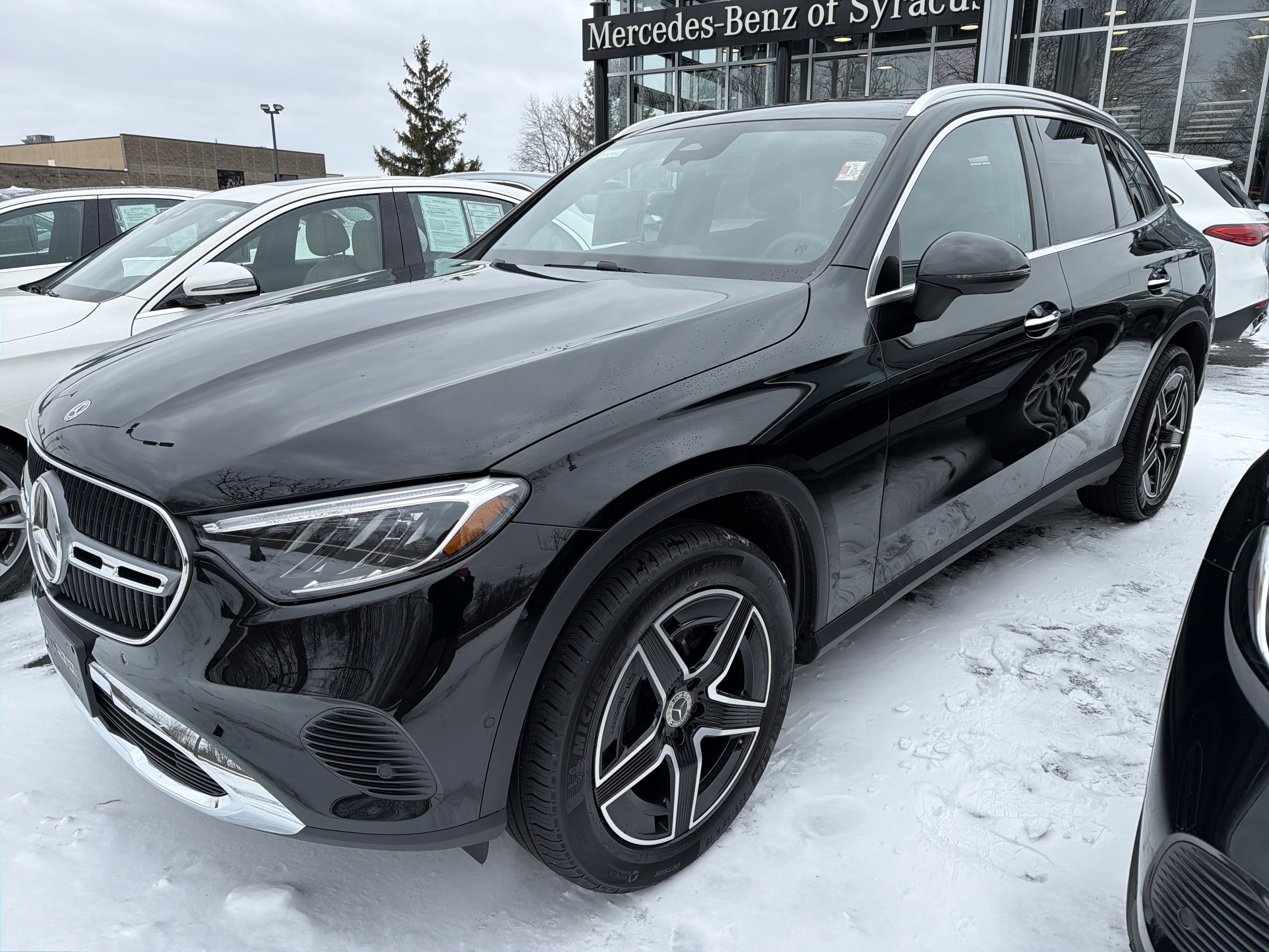 Used 2026 Mercedes-Benz GLC 300 4MATIC image 4
