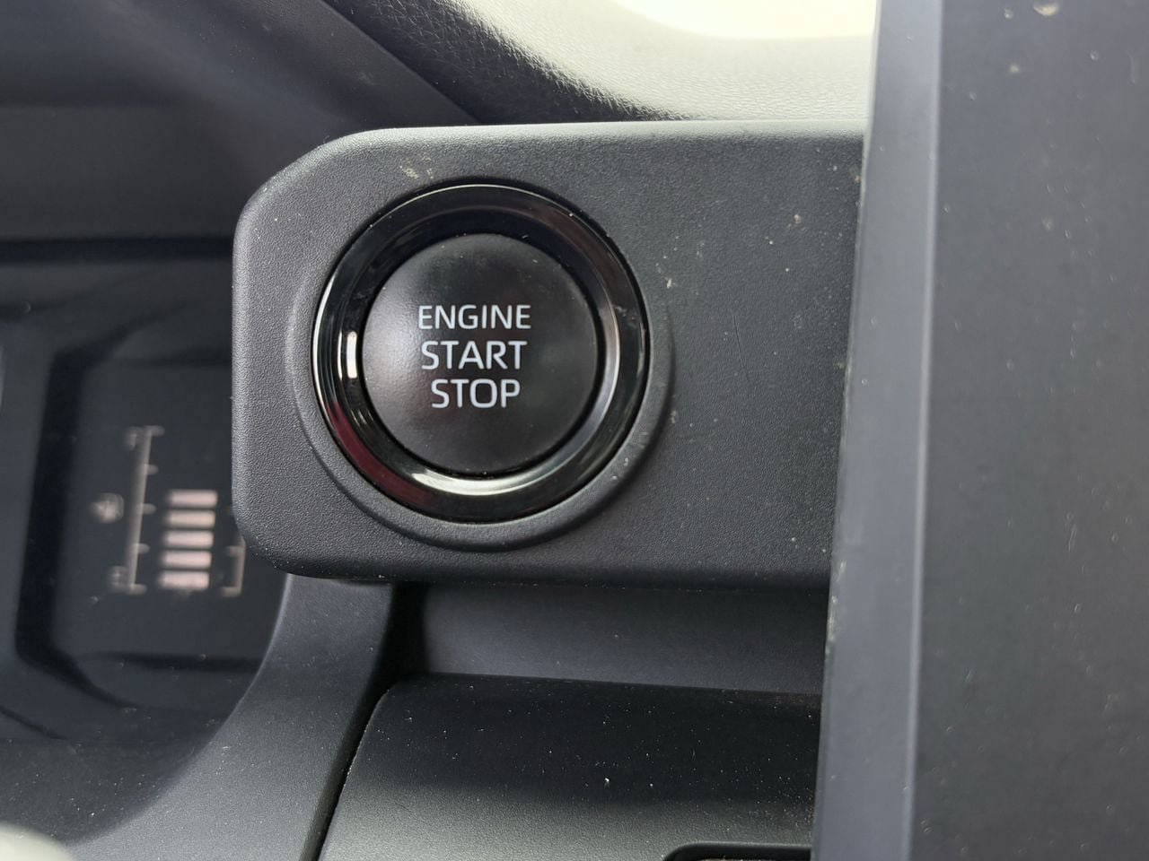 Used 2024 Toyota Tacoma SR RWD image 17