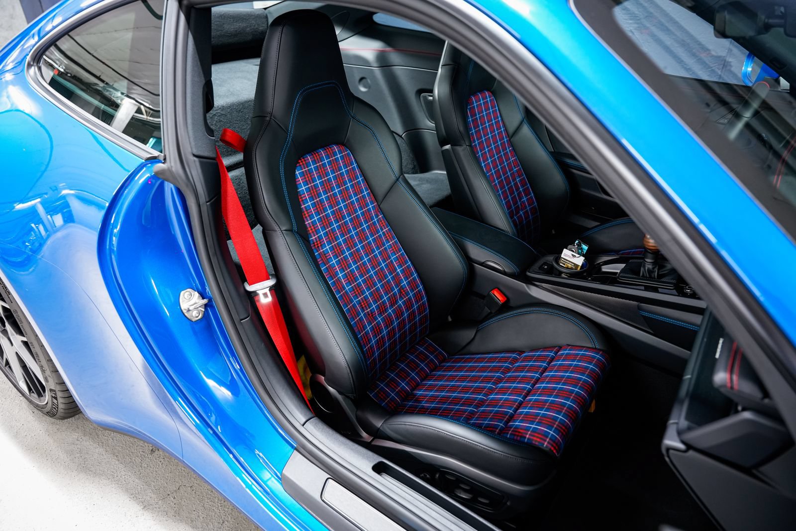 Used 2026 Porsche 911 Carrera T RWD image 34