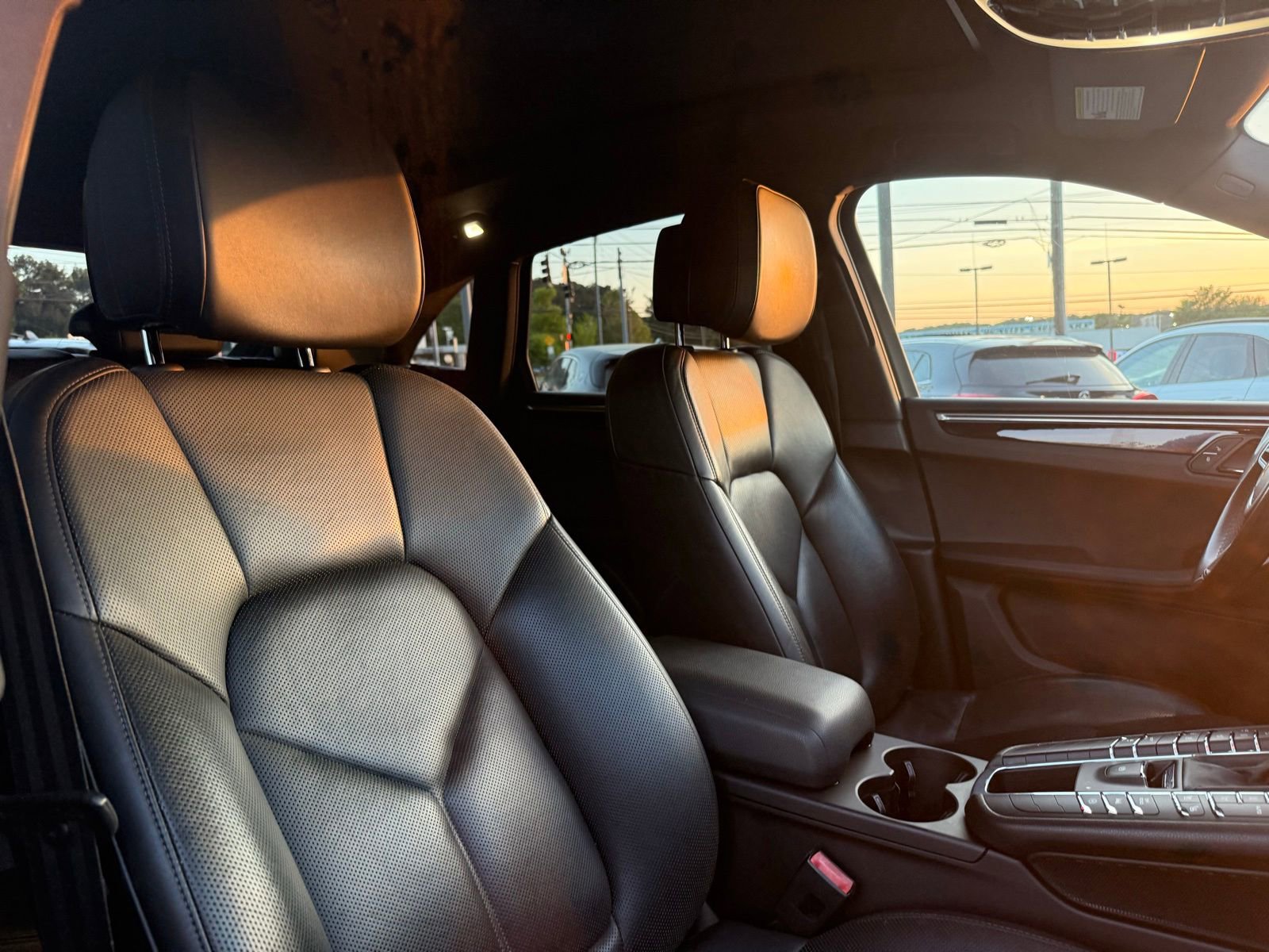 Used 2017 Porsche Macan S image 30