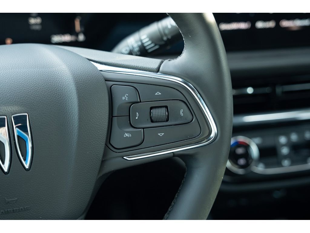 Used 2025 Buick Envista Sport Touring w/ Convenience I Package FWD image 19