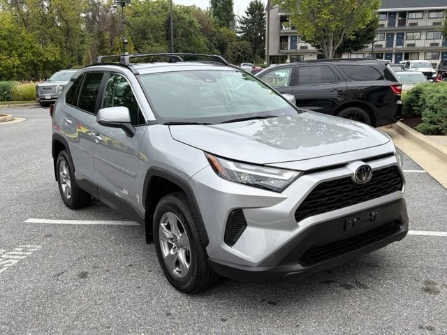Used 2025 Toyota RAV4 XLE AWD/4WD image 2
