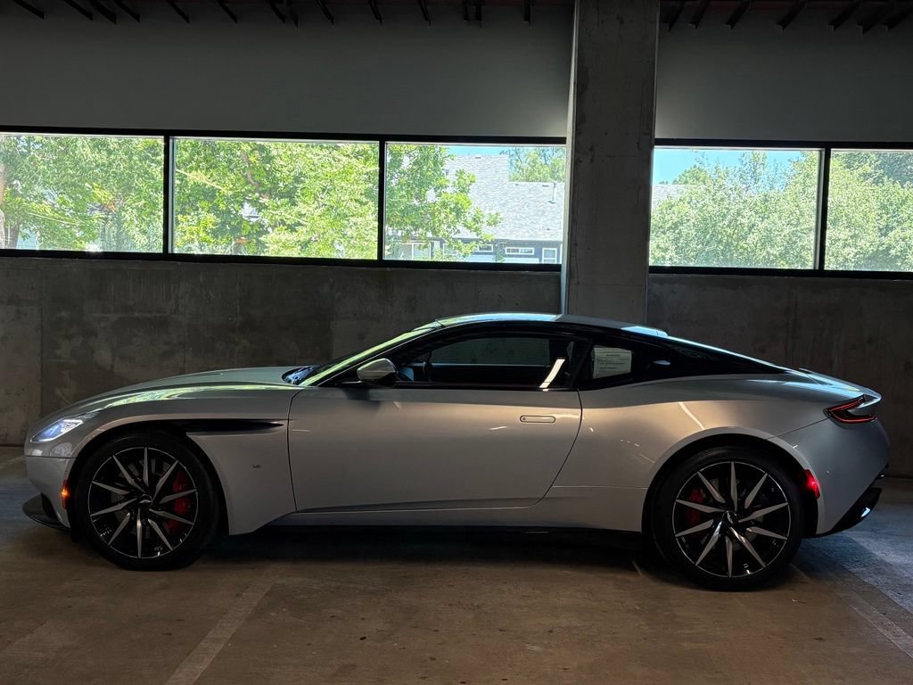 Used 2017 Aston Martin DB11 V12 RWD image 2