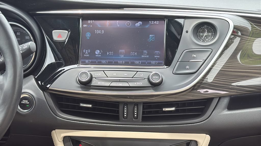 Used 2020 Buick Envision Essence FWD image 16