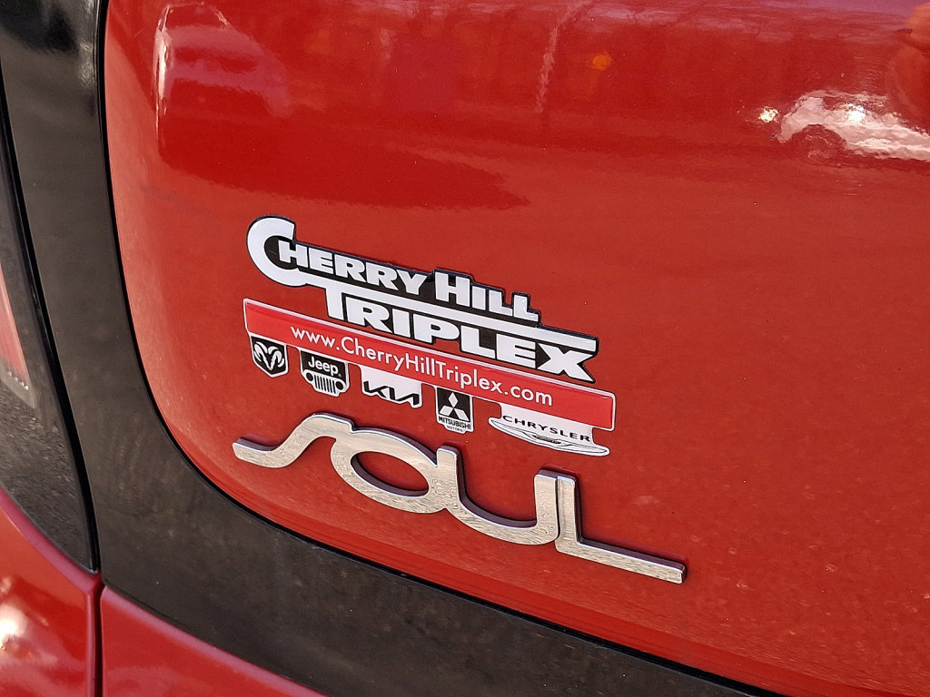 Used 2017 Kia Soul + image 17