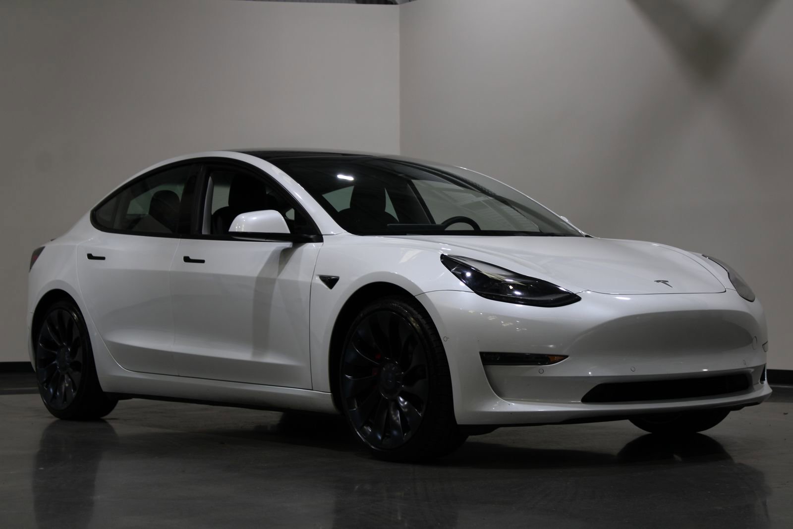 Used 2020 Tesla Model 3 Performance image 3