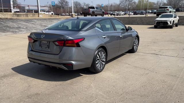 Used 2024 Nissan Altima 2.5 SV FWD image 8