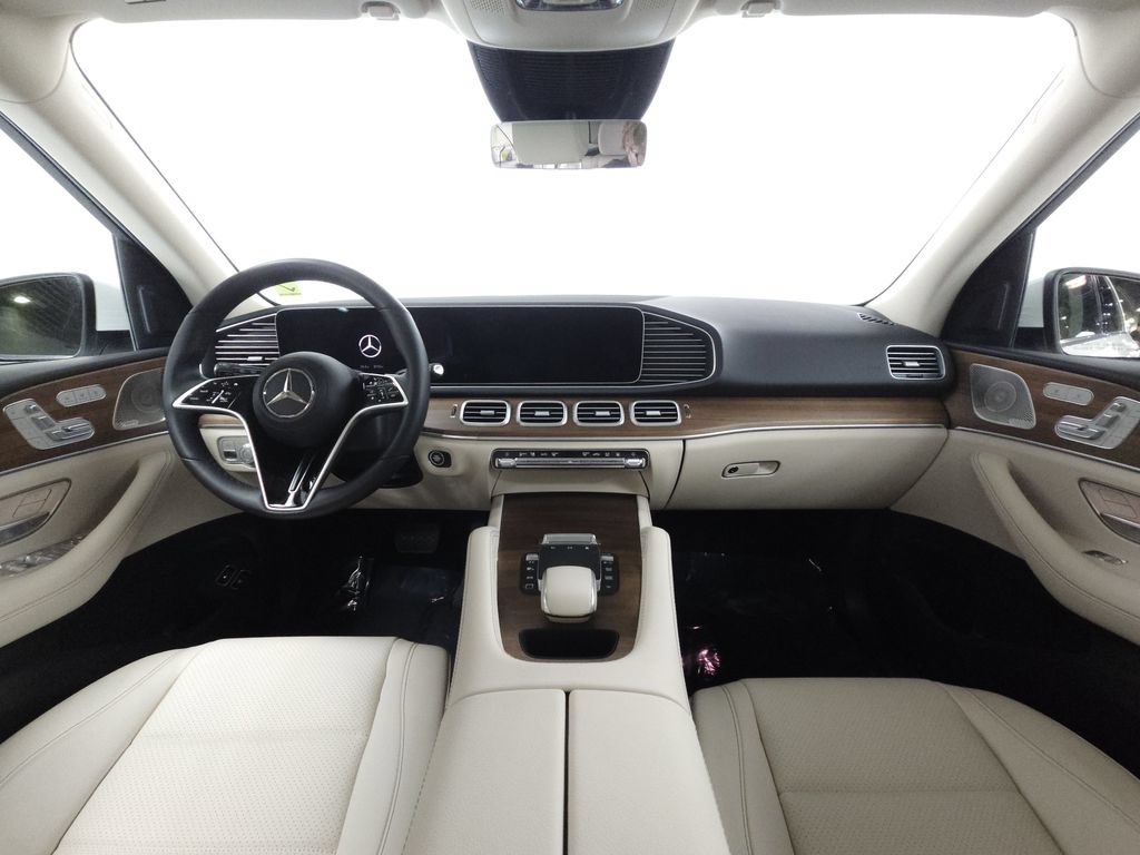 Used 2025 Mercedes-Benz GLE 450e 4MATIC image 27