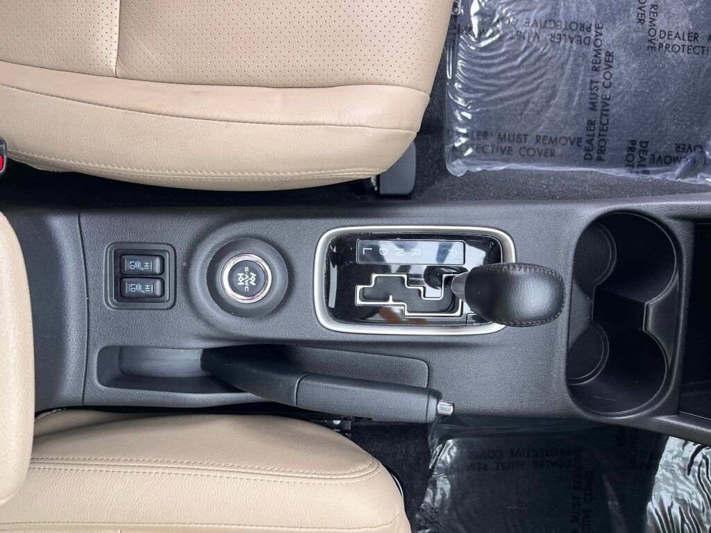 Used 2014 Mitsubishi Outlander GT image 19