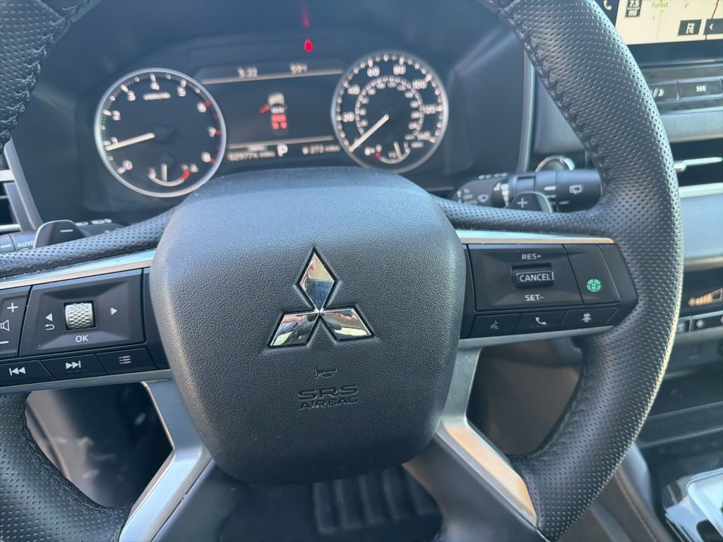 Used 2025 Mitsubishi Outlander SE FWD image 19