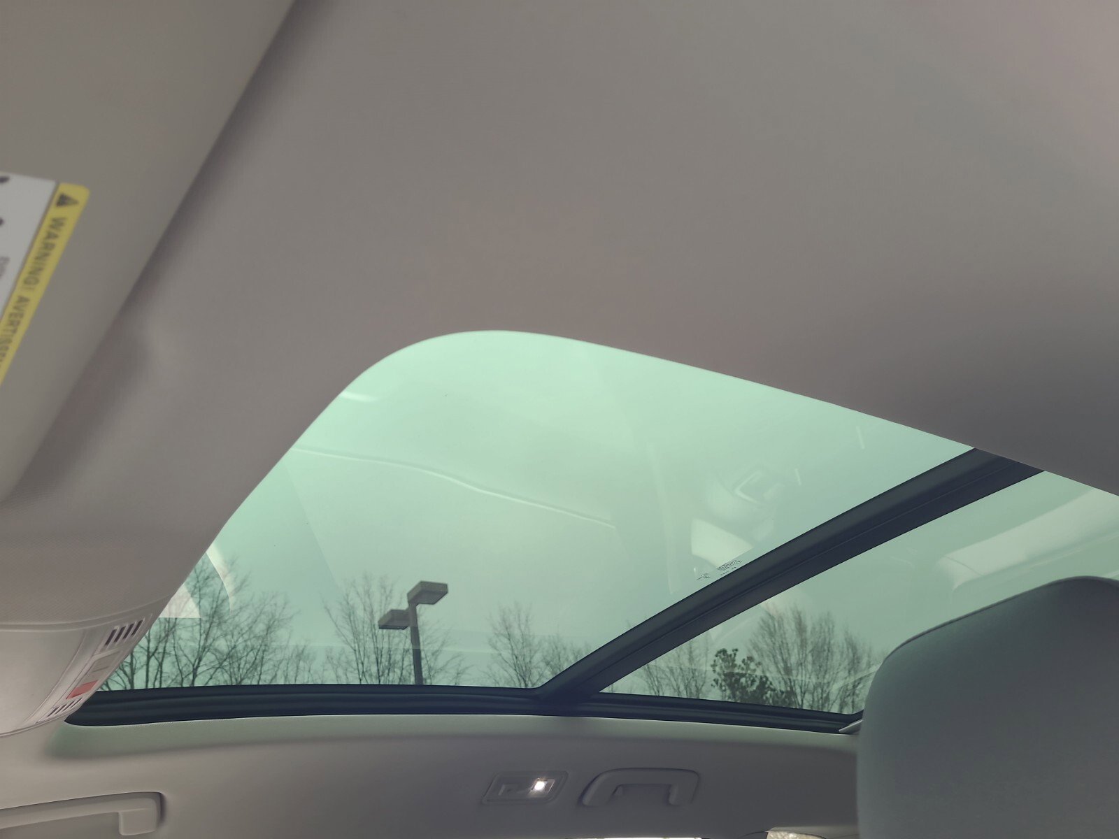 Certified 2025 Volkswagen Taos SE image 15