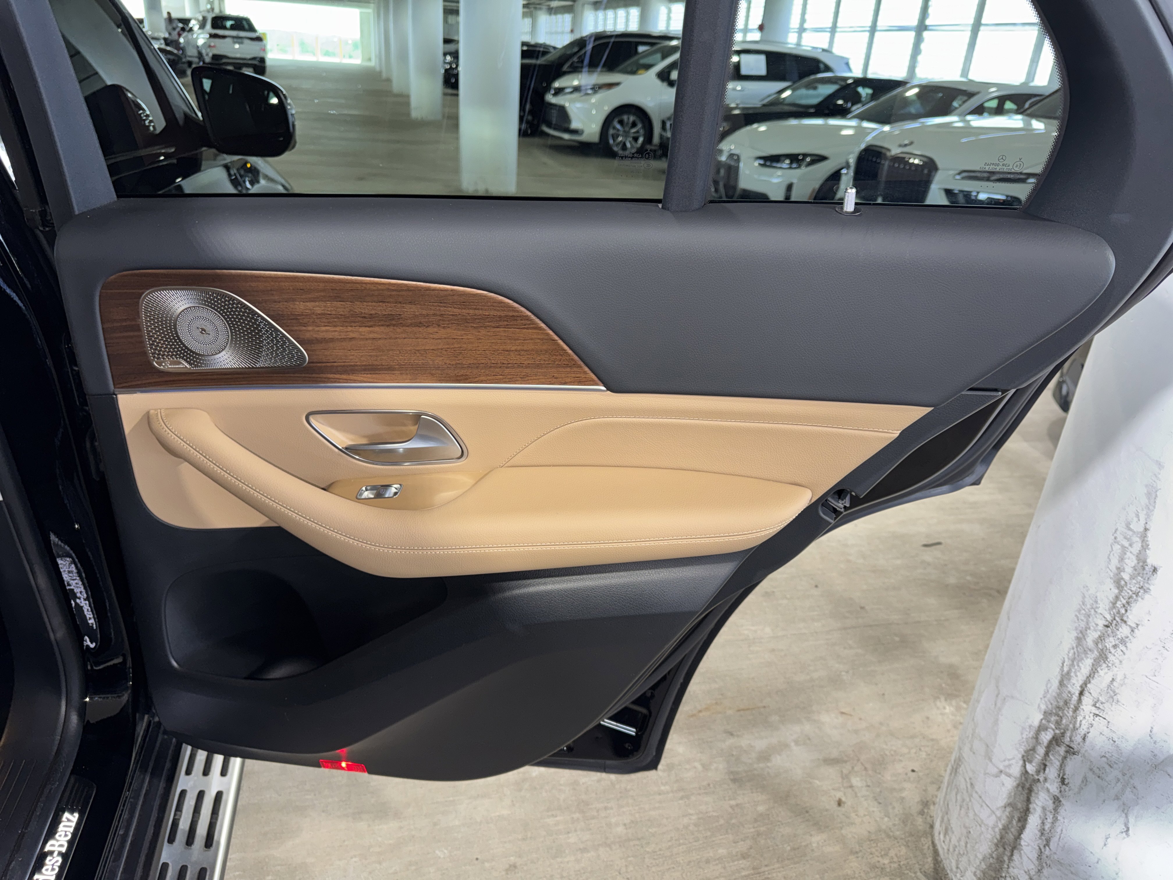 Used 2025 Mercedes-Benz GLE 350 4MATIC image 11