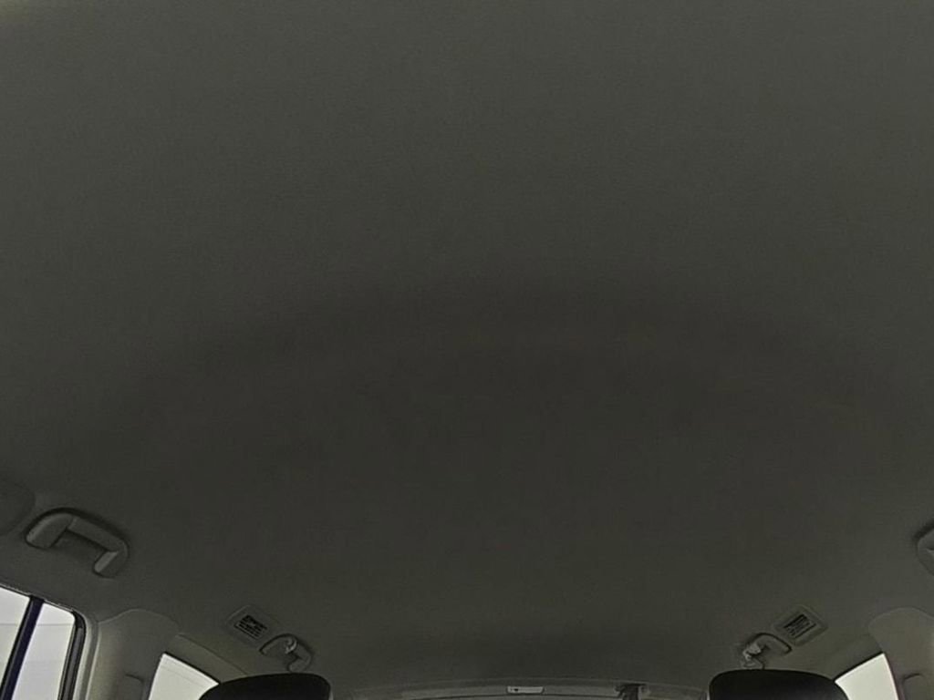 Used 2024 Nissan Armada SL w/ Captain's Chairs Package image 28