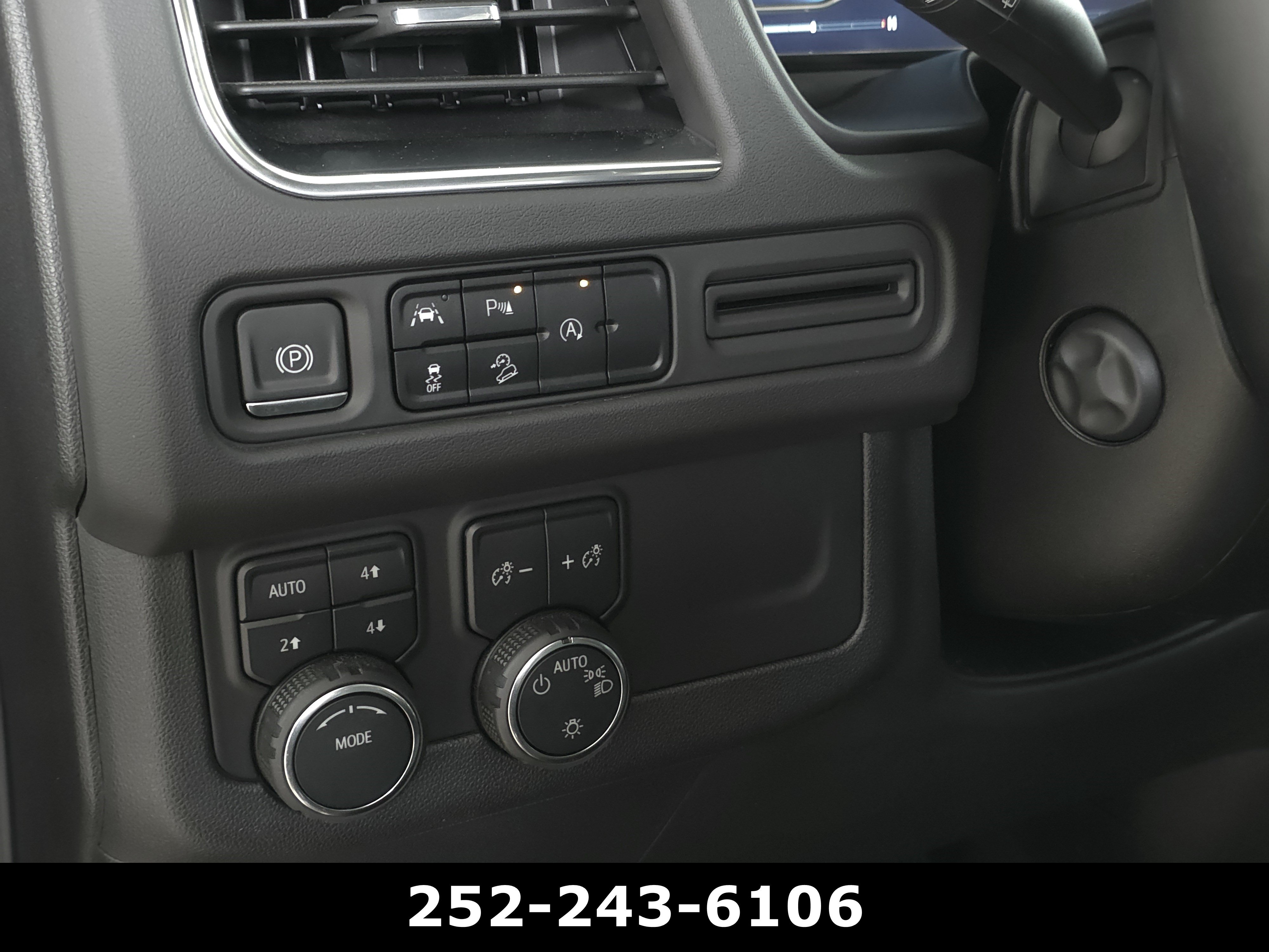 Used 2023 Chevrolet Tahoe Premier AWD/4WD image 27