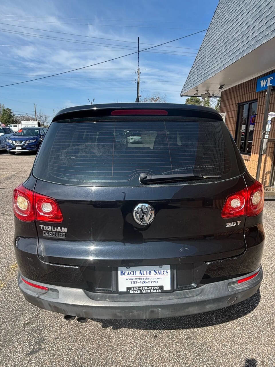 Used 2011 Volkswagen Tiguan S image 10