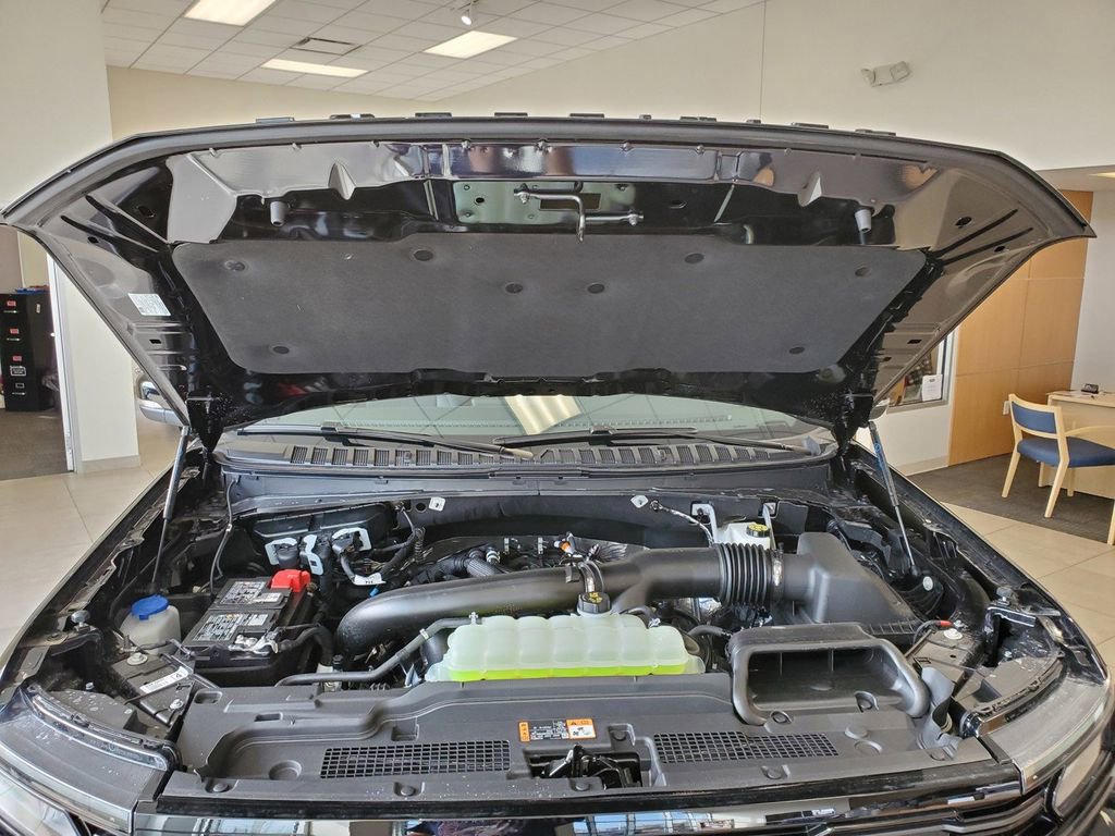 New 2026 Ford Expedition Platinum w/ Stealth Performance Package image 9