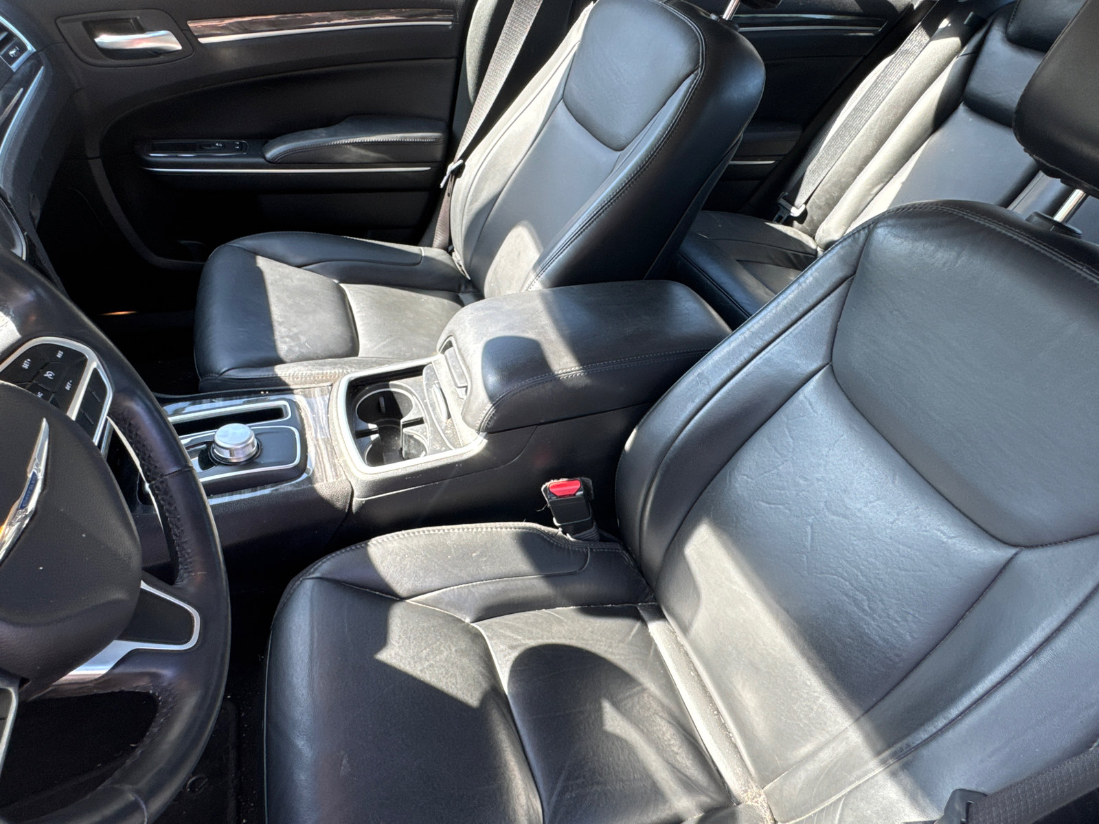 Used 2018 Chrysler 300 Touring L image 9