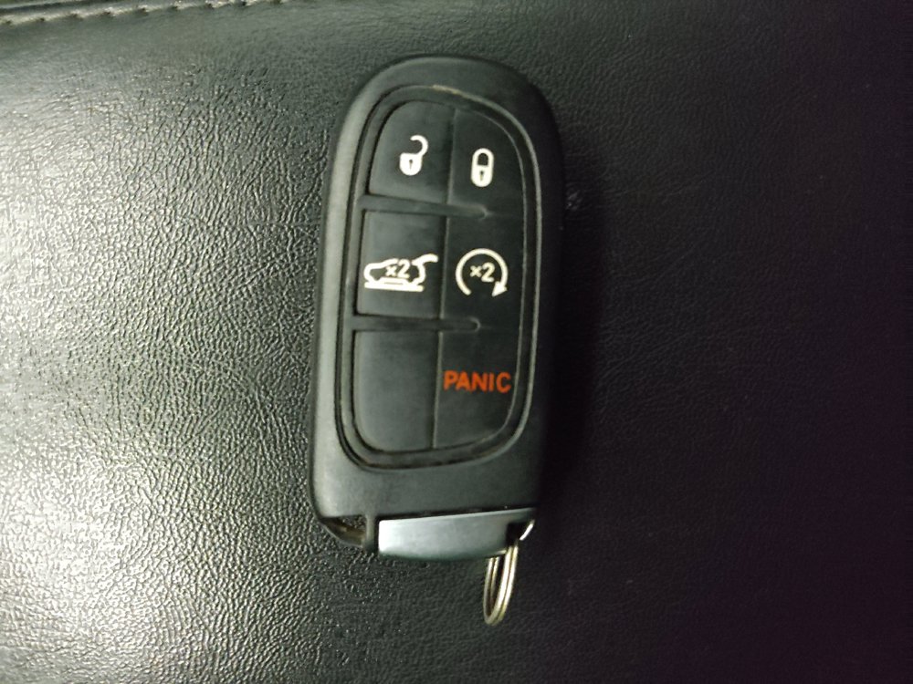 Used 2020 Jeep Cherokee Limited FWD image 32