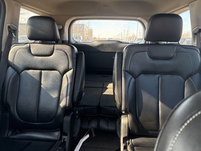 Used 2023 Jeep Grand Cherokee L Limited w/ Black Appearance Package image 26