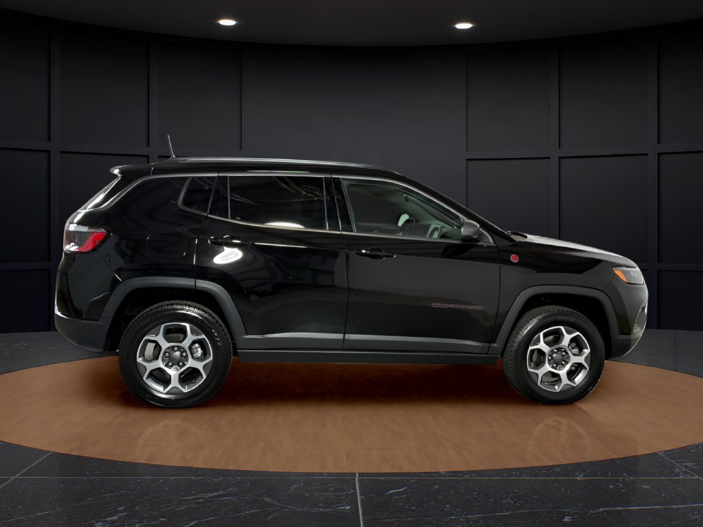 Certified 2022 Jeep Compass Trailhawk w/ Sun and Sound Group AWD/4WD image 6