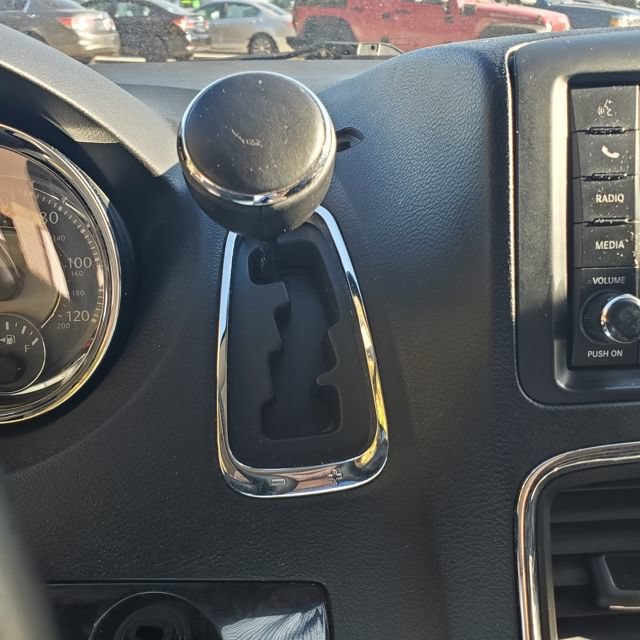 Used 2011 Chrysler Town & Country Touring FWD image 23