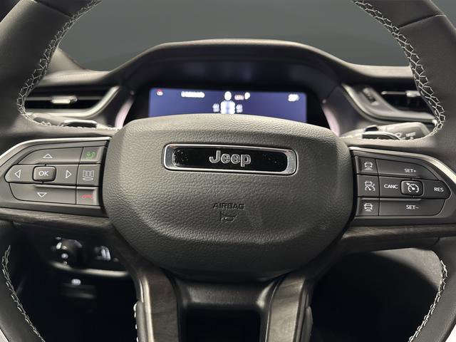 New 2025 Jeep Grand Cherokee Limited w/ Black Appearance Package image 17