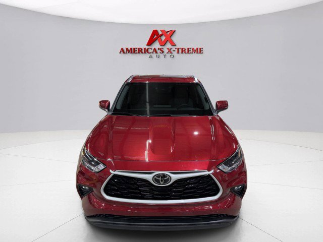 Used 2021 Toyota Highlander XLE image 11