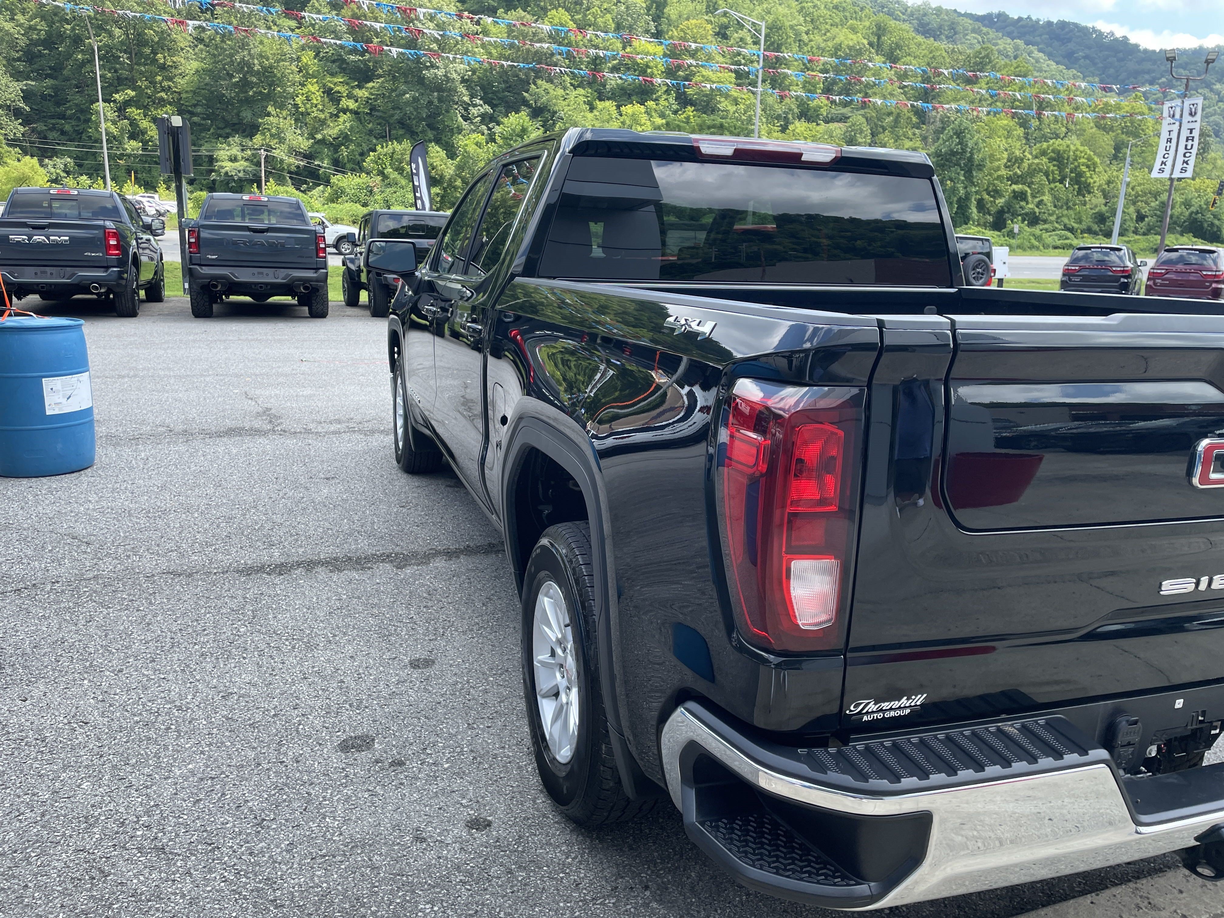 Used 2024 GMC Sierra 1500 SLE AWD/4WD image 6