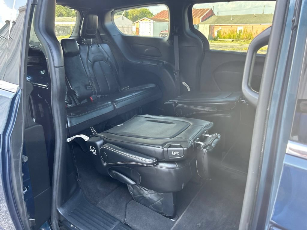 Used 2025 Chrysler Pacifica Select FWD image 46