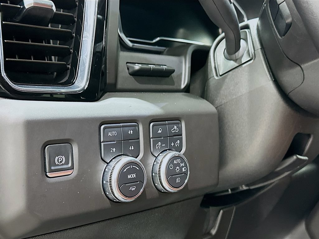 Used 2025 GMC Sierra 3500 Denali Ultimate AWD/4WD image 10