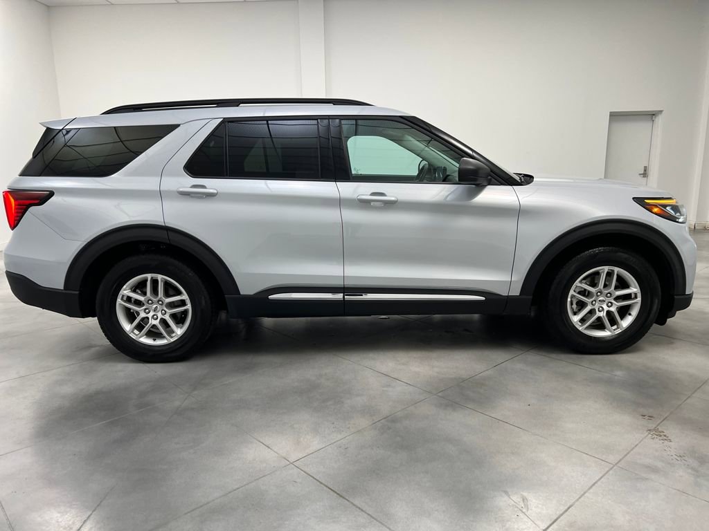 Used 2025 Ford Explorer Active image 8