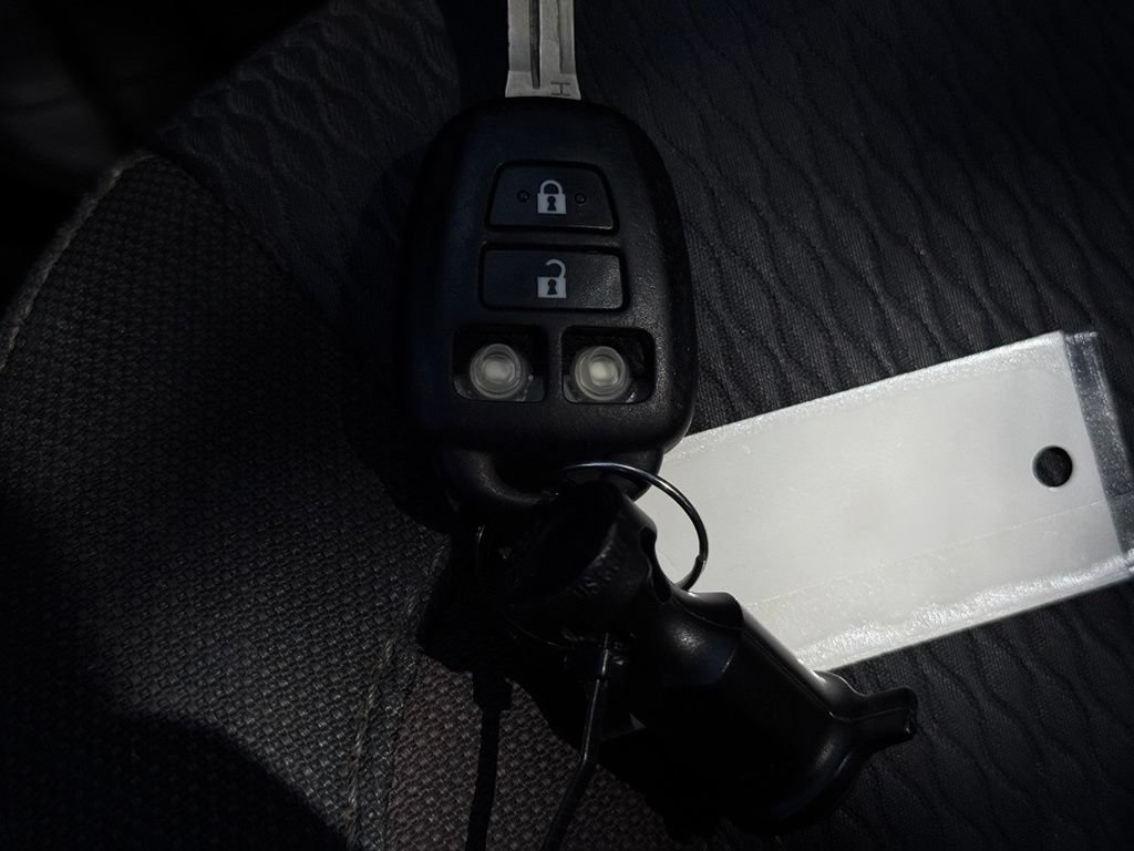 Used 2017 Toyota Corolla LE FWD image 32