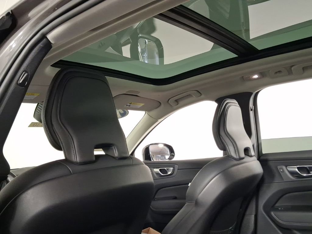Certified 2024 Volvo XC60 B5 Core w/ Climate Package AWD/4WD image 19