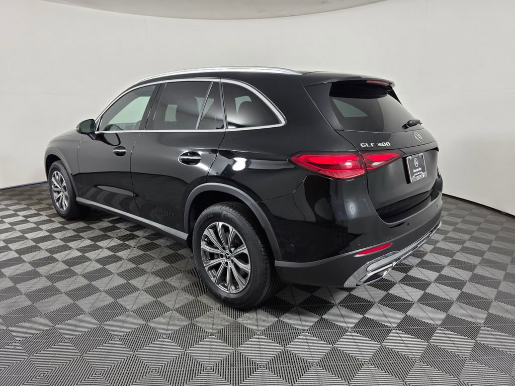 Certified 2025 Mercedes-Benz GLC 300 image 4