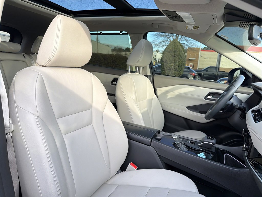 Used 2024 Nissan Rogue SL w/ SL Premium Package image 24