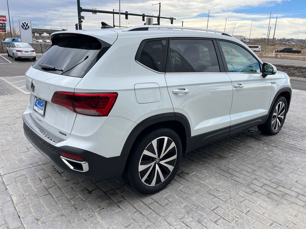 Certified 2023 Volkswagen Taos SE w/ Panoramic Sunroof Package image 7