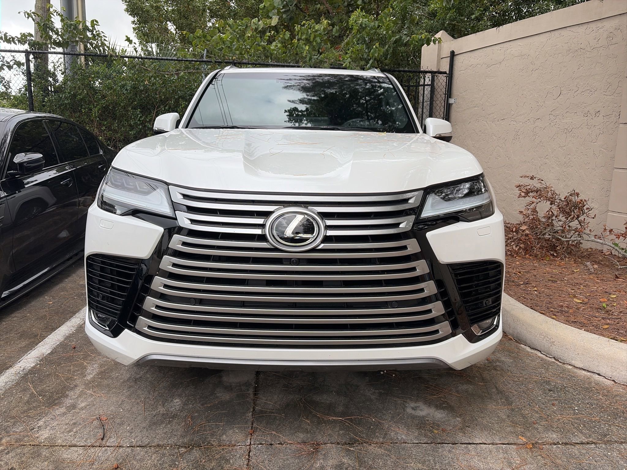 Used 2023 Lexus LX 600 4WD w/ Ultra Luxury Package image 1