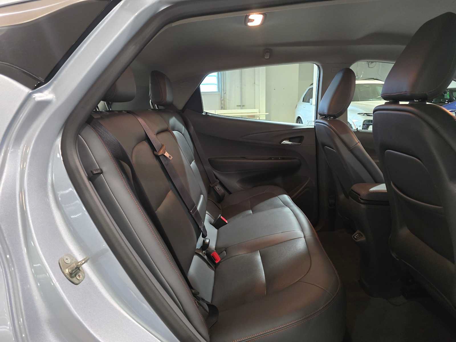 Used 2017 Chevrolet Bolt Premier w/ Driver Confidence II Package FWD image 12