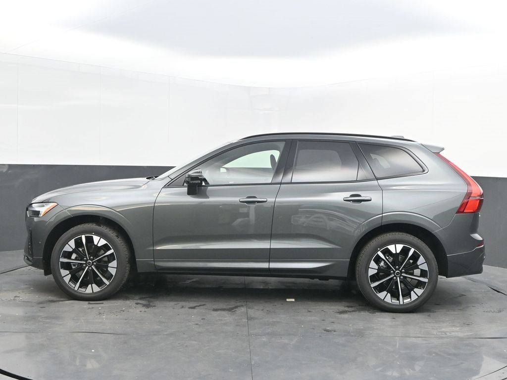 New 2026 Volvo XC60 B5 Plus w/ Climate Package image 4