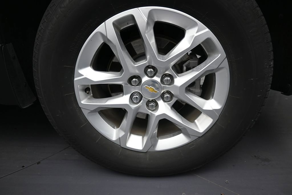 Used 2023 Chevrolet Traverse LS FWD image 10