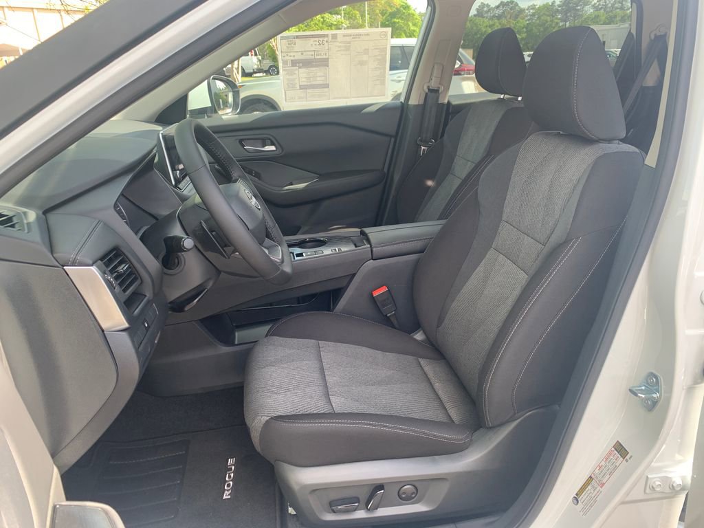 New 2026 Nissan Rogue SV image 8