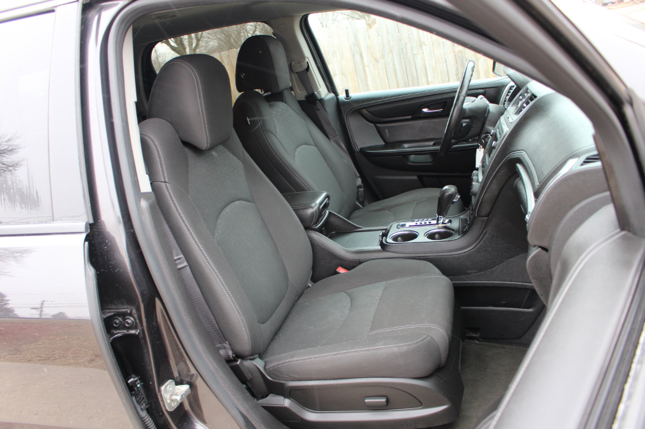 Used 2015 GMC Acadia SLE image 39