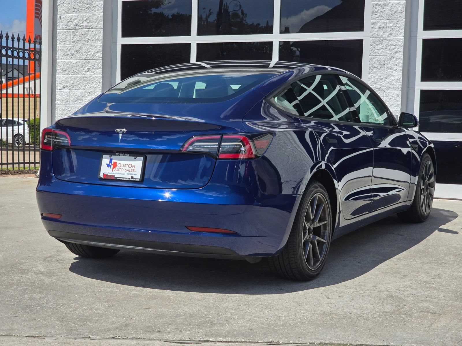 Used 2023 Tesla Model 3 Standard Range RWD image 4