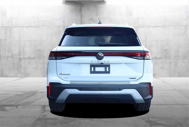 New 2025 Volkswagen Tiguan SE image 6