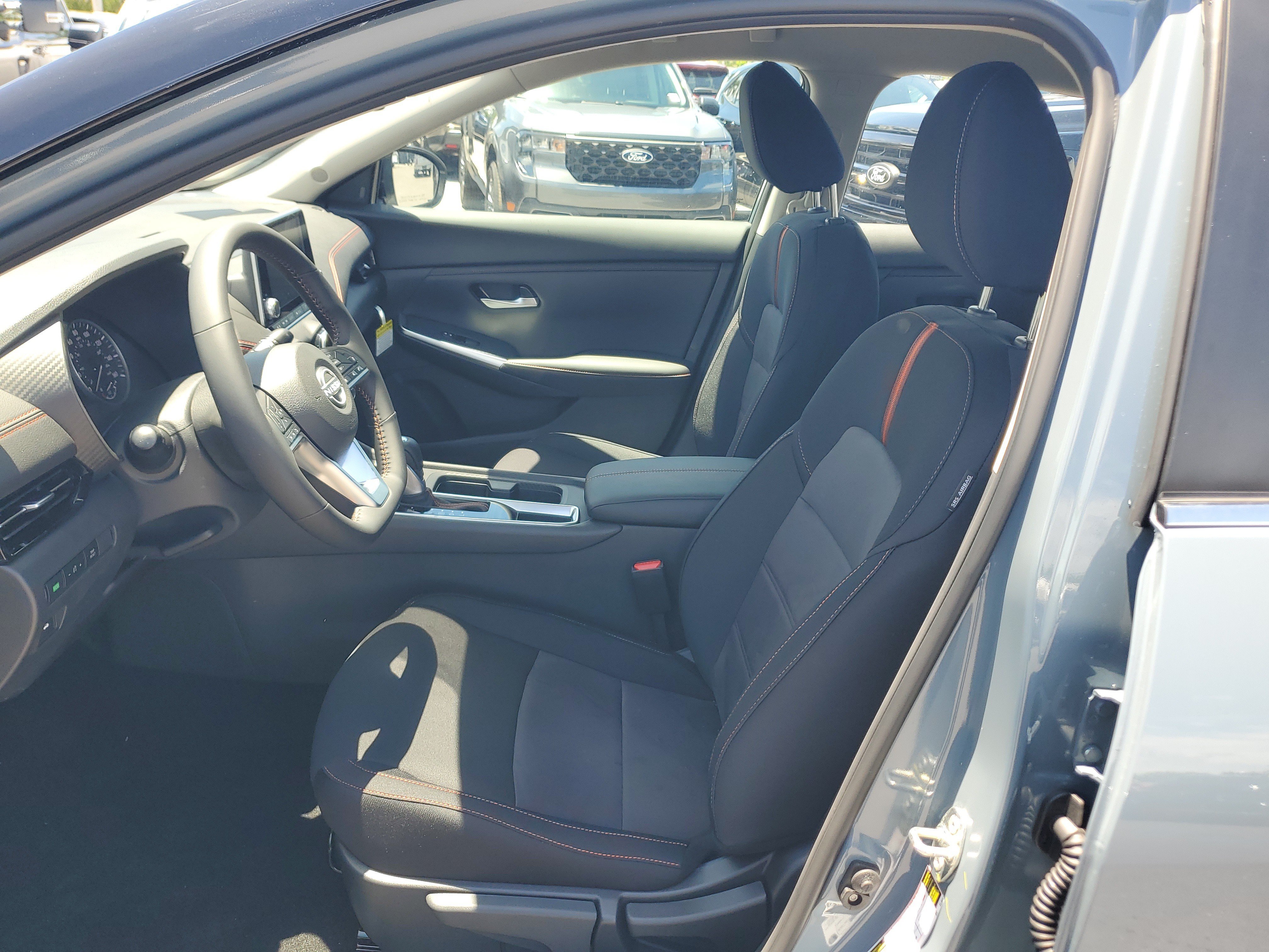 Used 2025 Nissan Sentra SR w/ Midnight Edition FWD image 9