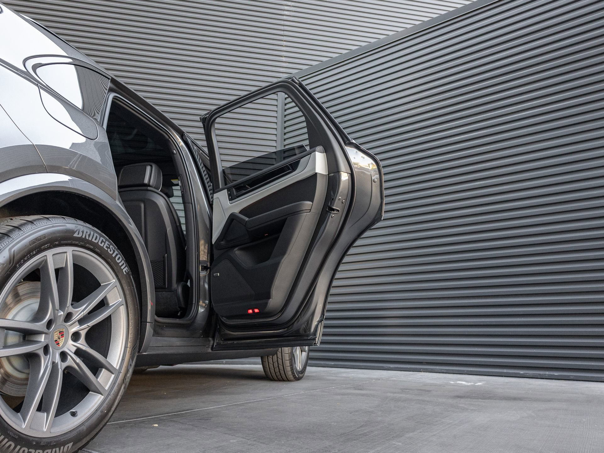 New 2026 Porsche Cayenne E-Hybrid image 36