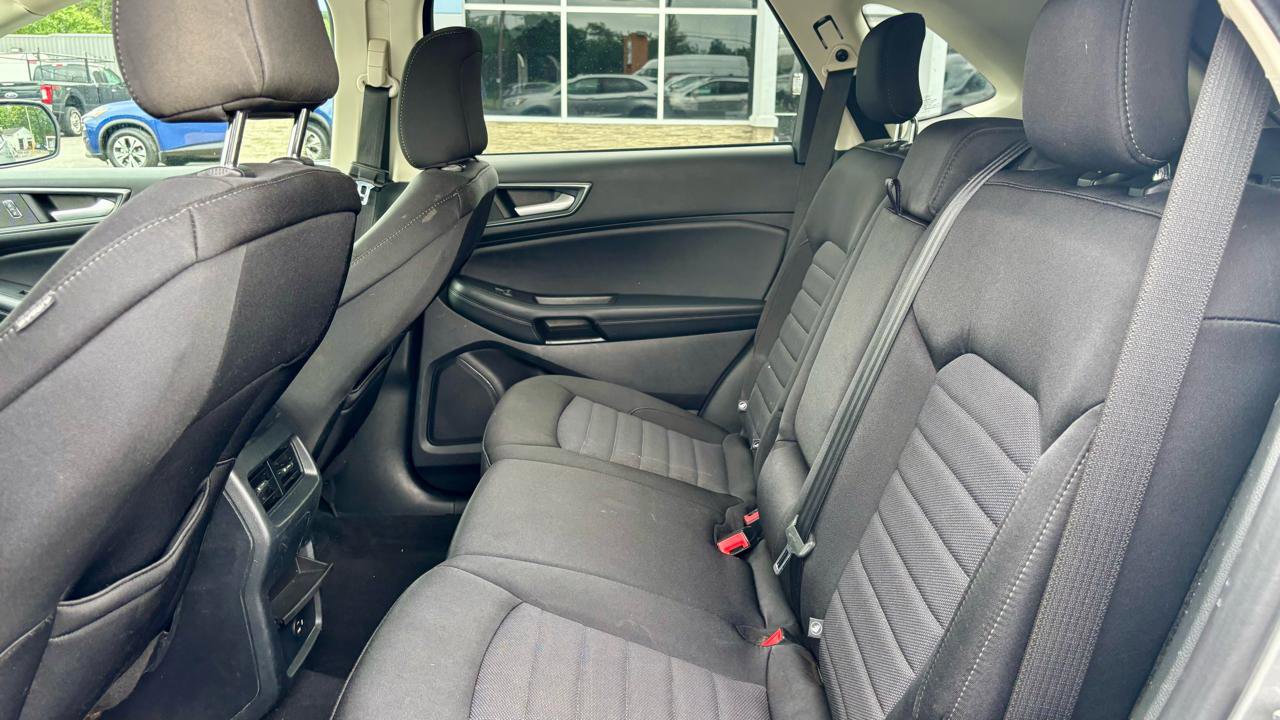 Used 2021 Ford Edge SE FWD image 18